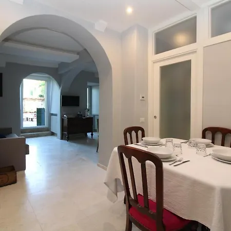 The House Of The Film Apartment Siena