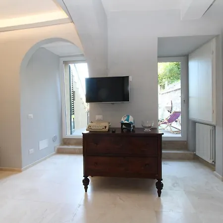 The House Of The Film Apartment Siena